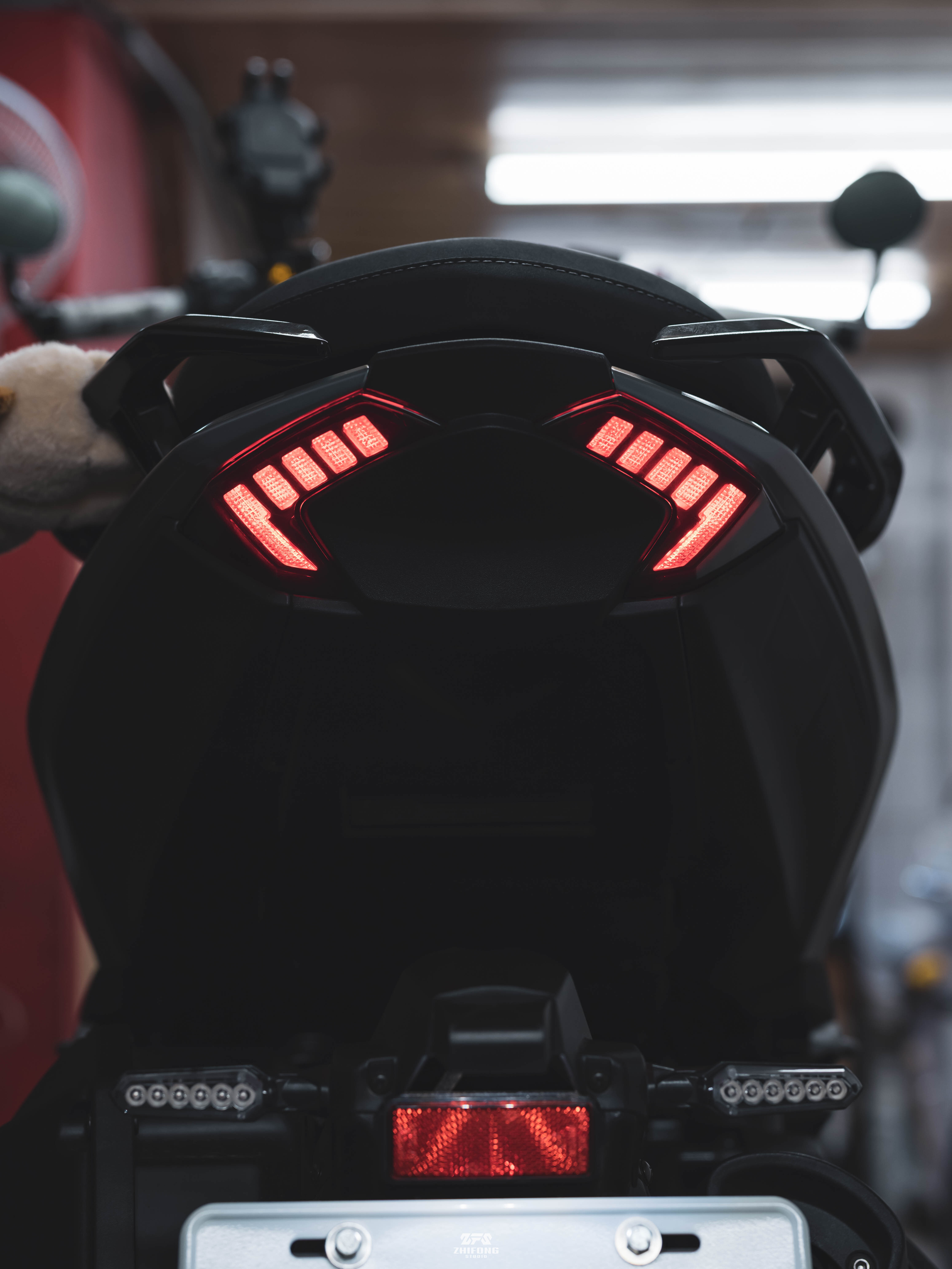 【 RD 】MMBCU 毒牙尾燈