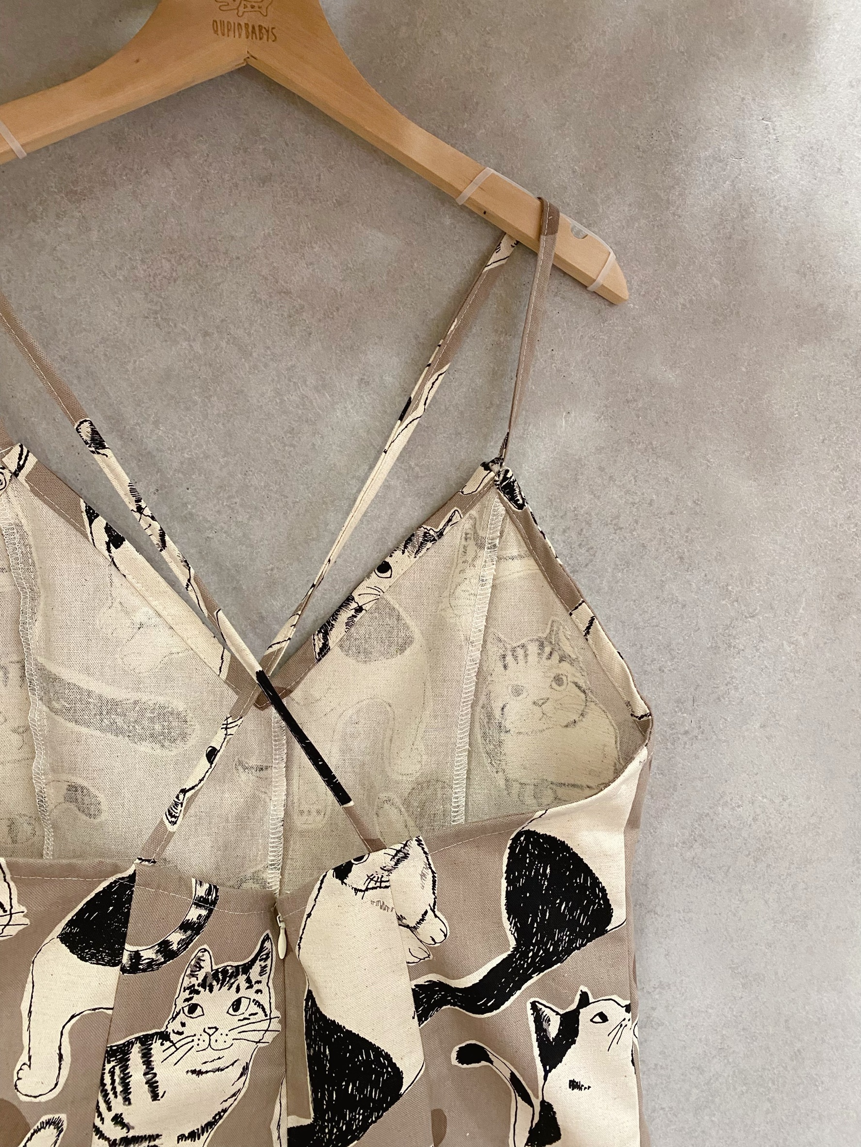 褐色點點大貓 媽咪後交叉合身短洋裝(M)