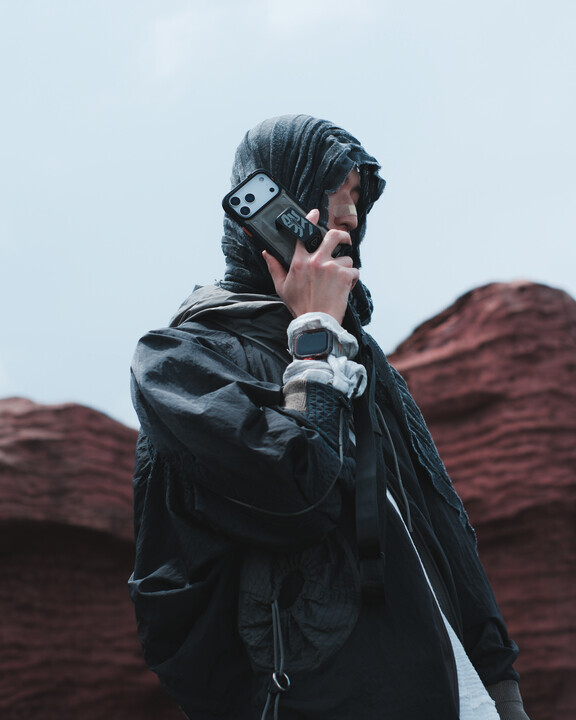 SKINARMA Aegis iPhone 17 系列磁吸防摔連手把支架手機殼 (附掛繩環)