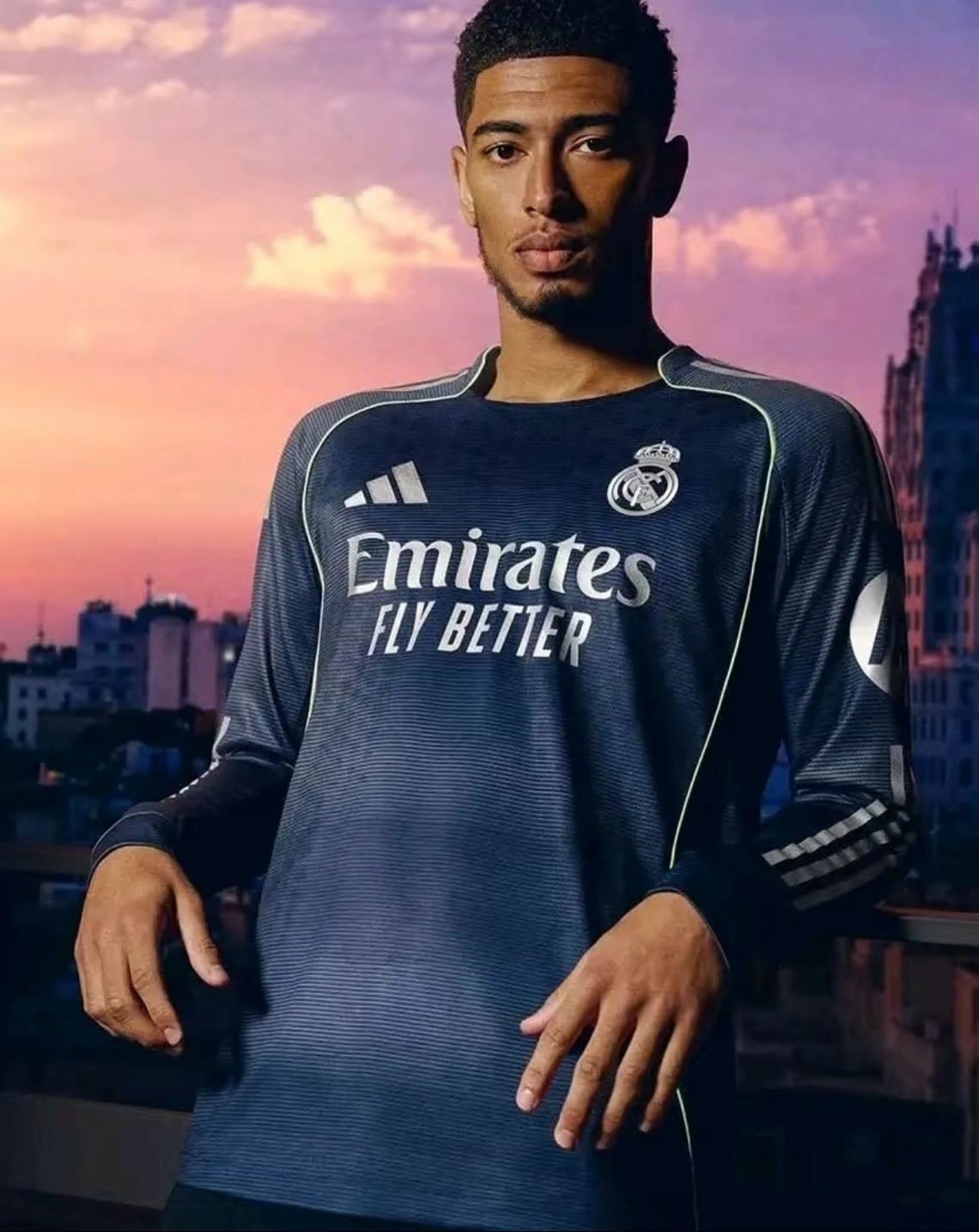 adidas 皇馬 25/26 客場 球迷版 長袖足球衣 男款 – 深藍修身款