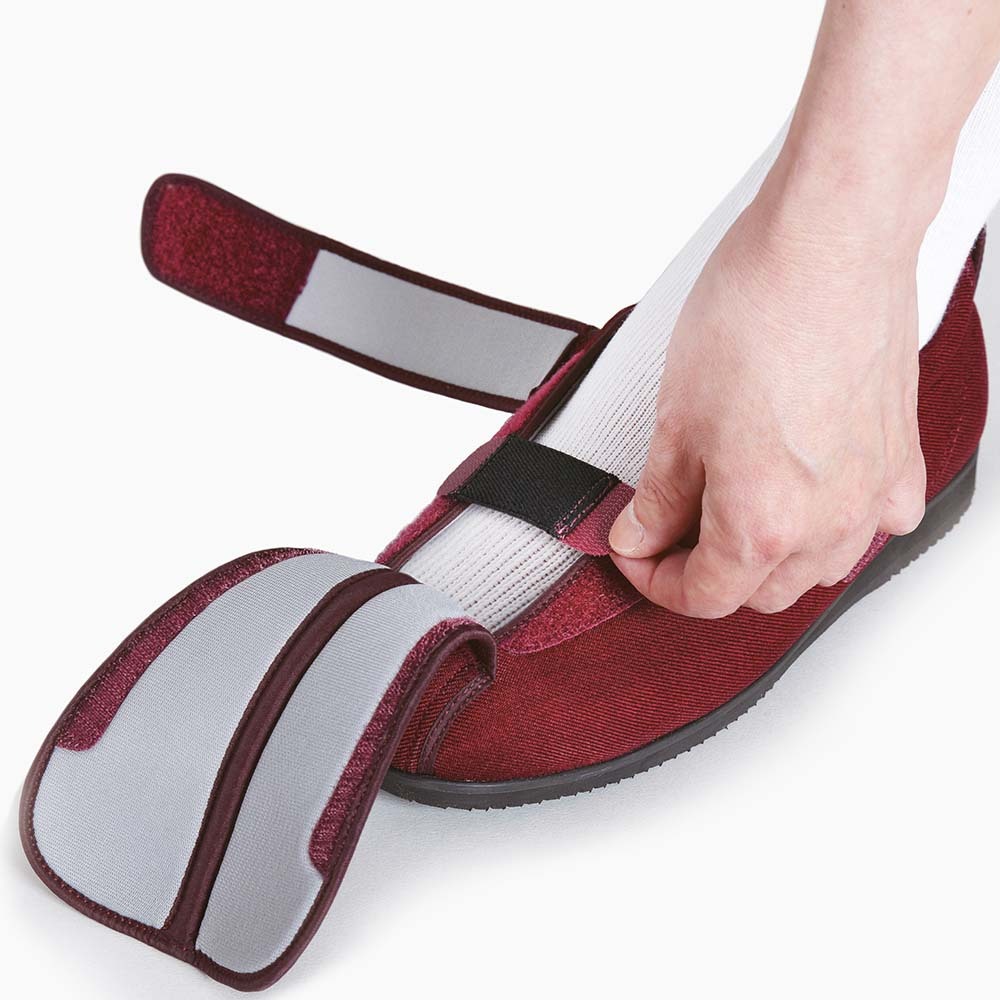 <img src="Ayumi-elderly-outdoor-shoes03.png" alt="老人全開口防滑鞋">