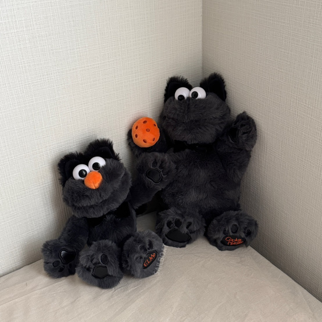 #現貨供應 🇯🇵日本 芝麻街 萬聖節限定 黑貓造型艾摩 娃娃