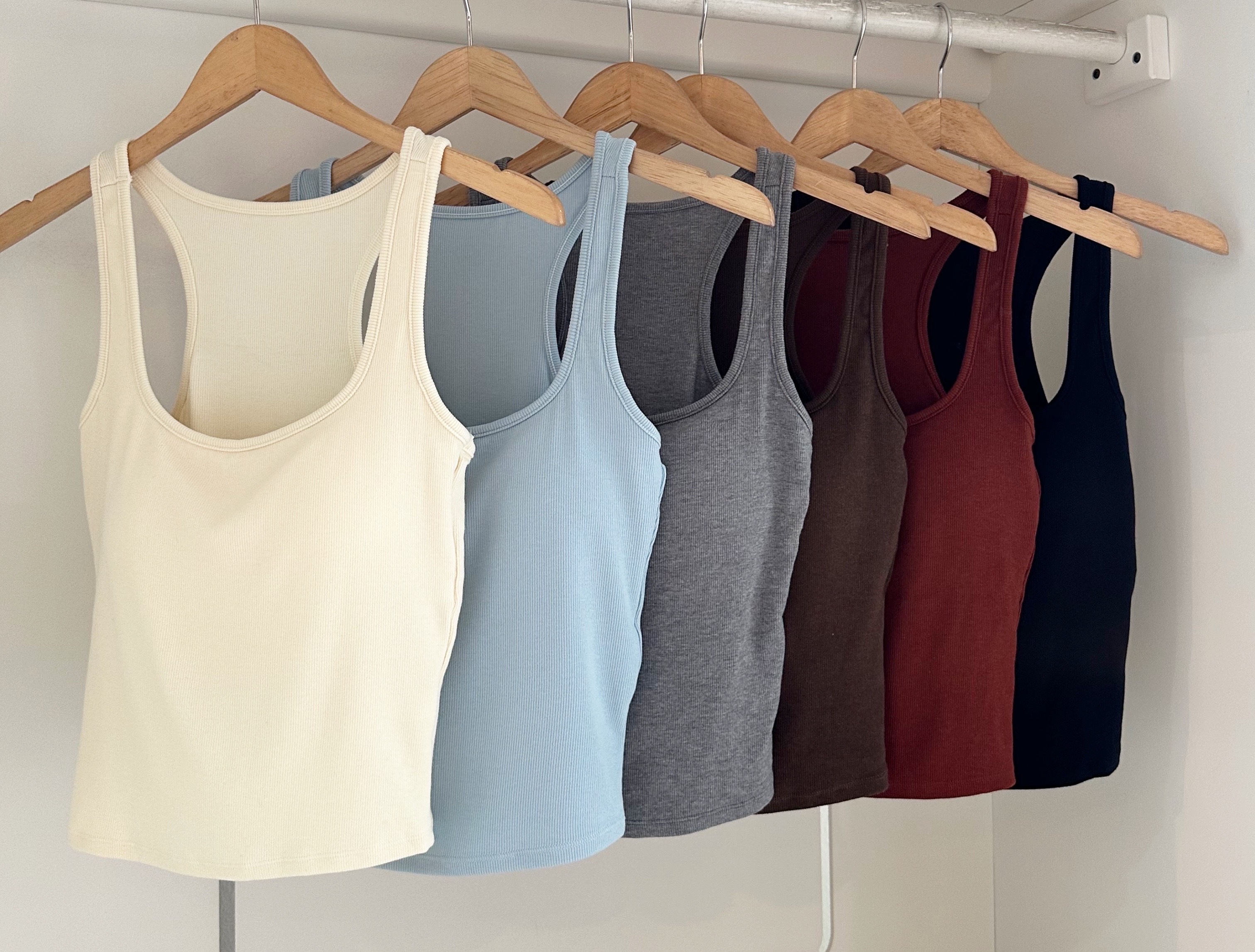 CUT IN BACK PADDED SINGLET