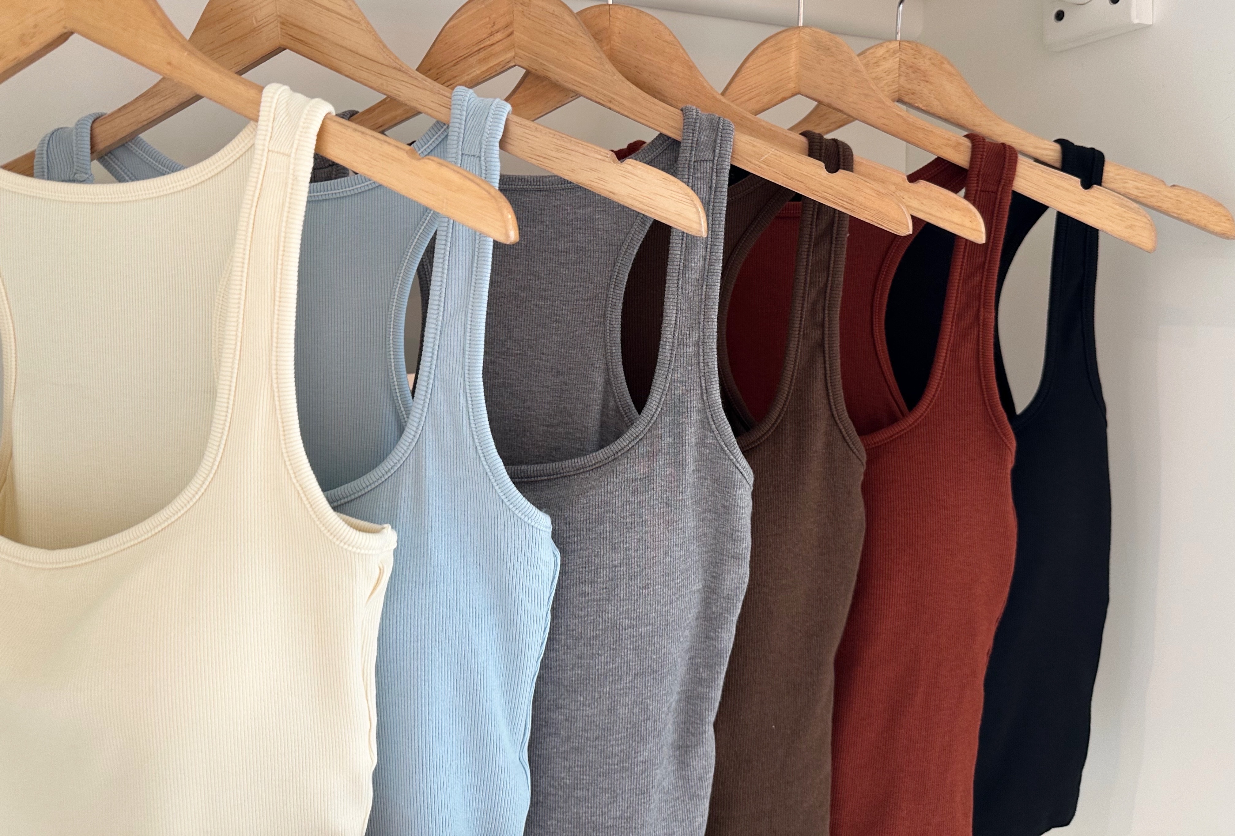 CUT IN BACK PADDED SINGLET