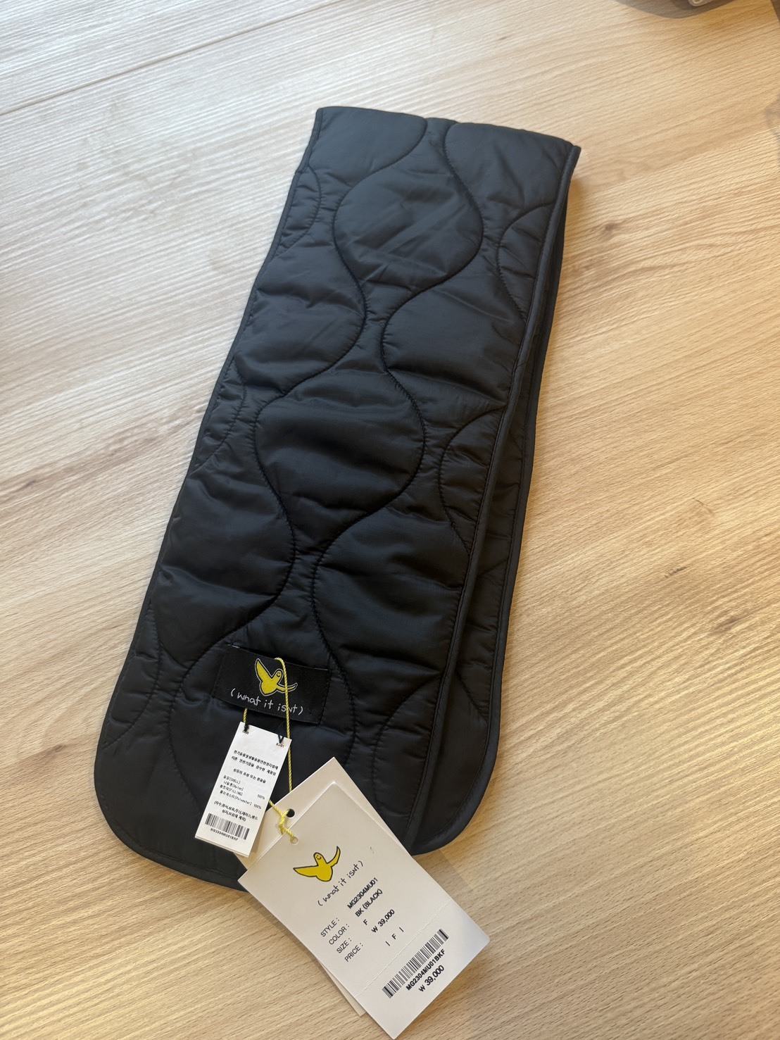 What It Isn’t 小天使 圍巾｜尼龍防潑水 雙面百搭款