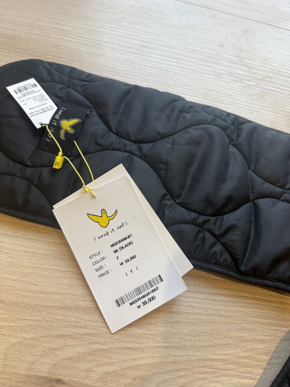 What It Isn’t 小天使 圍巾｜尼龍防潑水 雙面百搭款