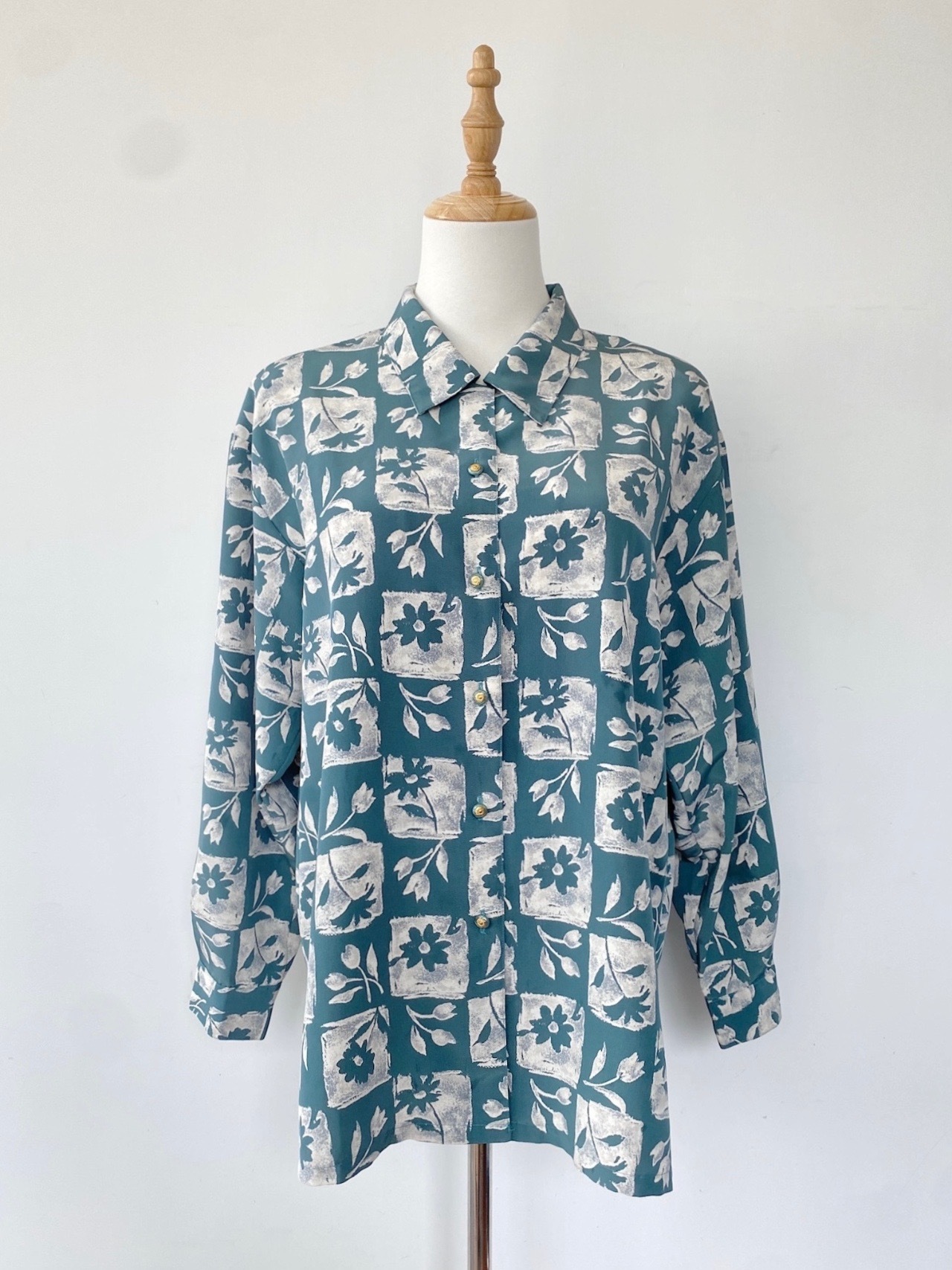 日本製灰墨綠色白花草印章古著上衣