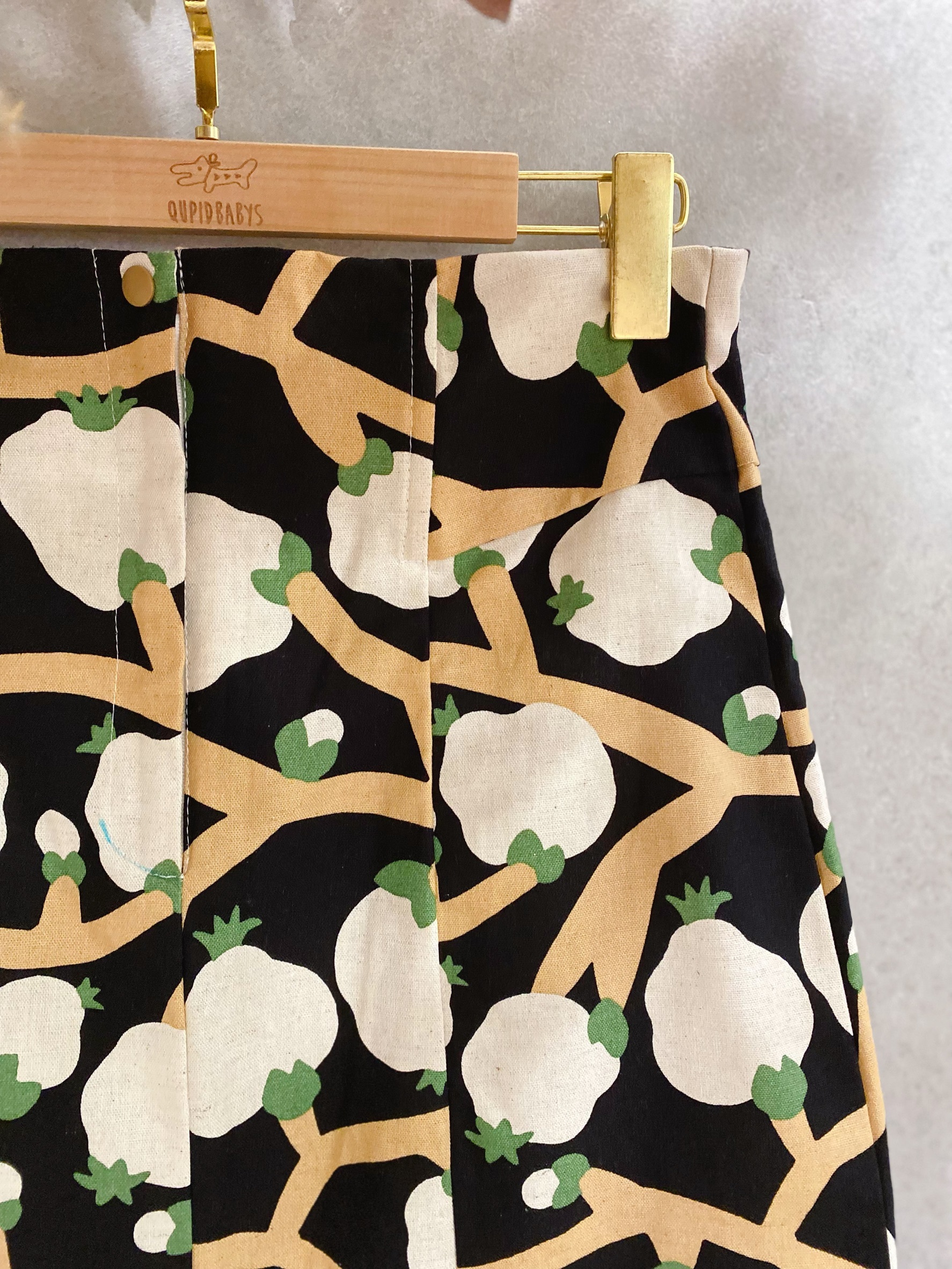 黑底白燈籠果 媽咪鉛筆裙(L)