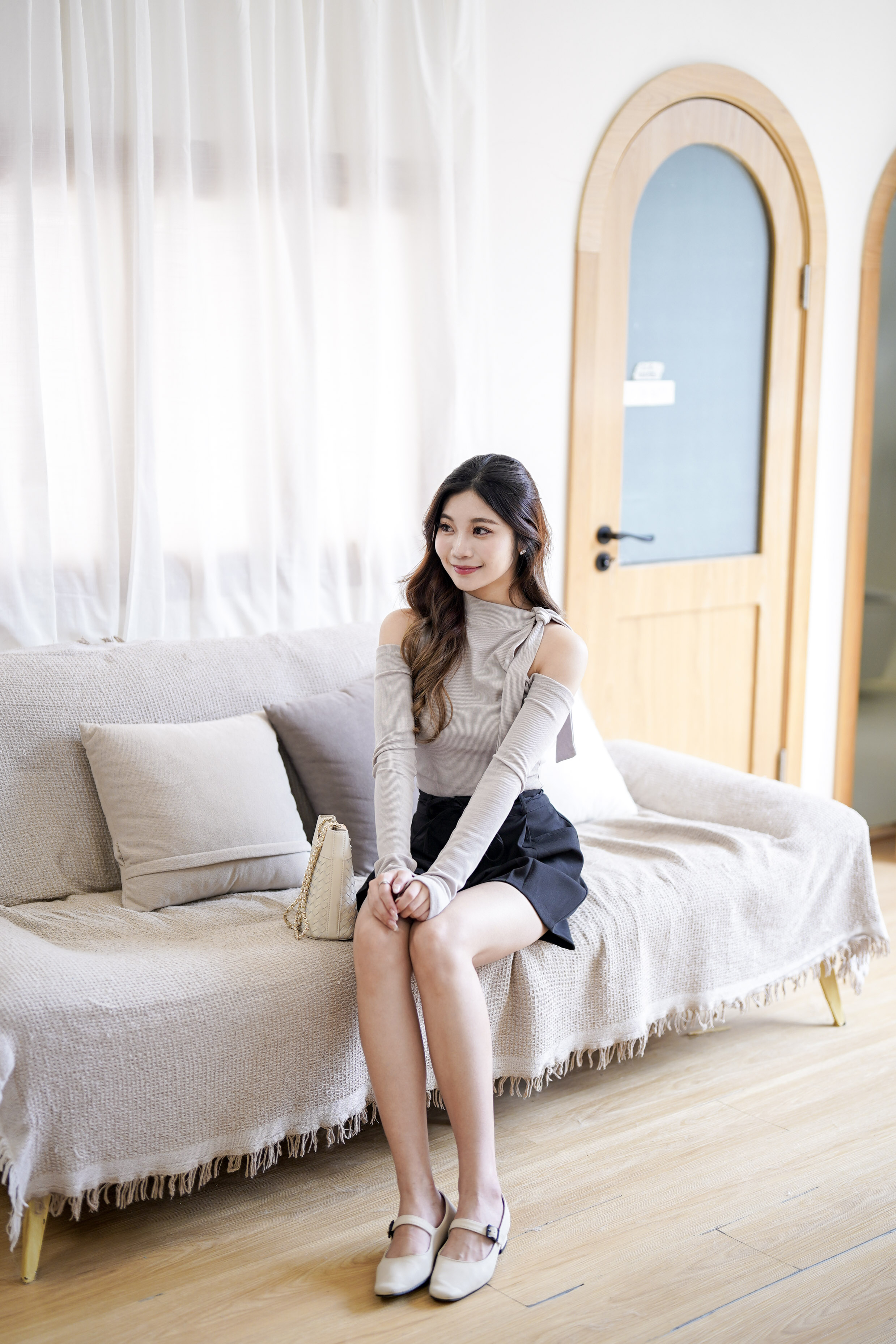 T1391 Lucille Open-shoulder Soft Top