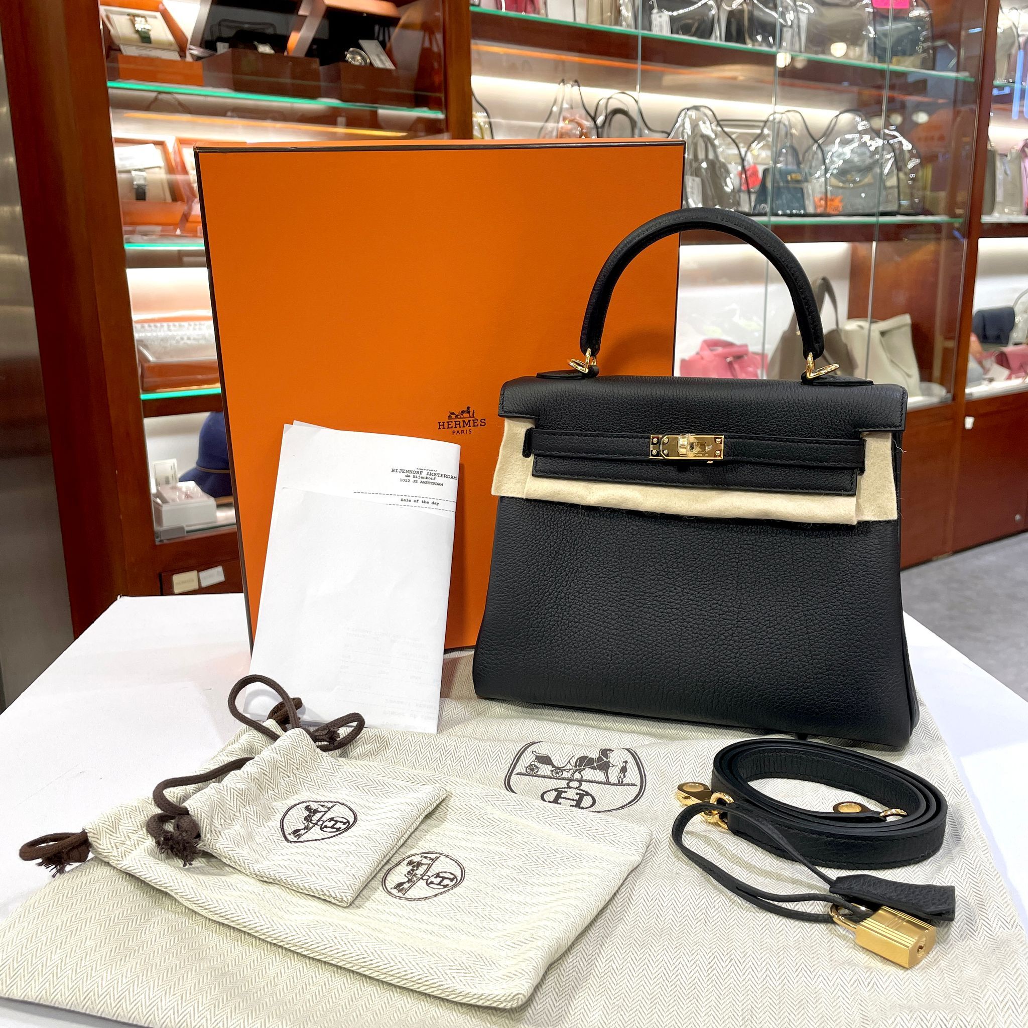 K刻❣️ 門市現貨➡️全新HERMES KELLY 25黑色金扣TOGO皮 89/NOIR GHW H044624CC#K25 #兩年免費保養 #BRAND NEW #香榭站正品