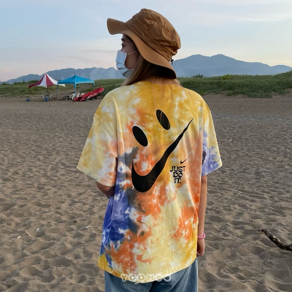 現貨┃NIKE NSW 渲染 紮染 笑臉 logo 電繡 刺繡  短T 男女 DX7849