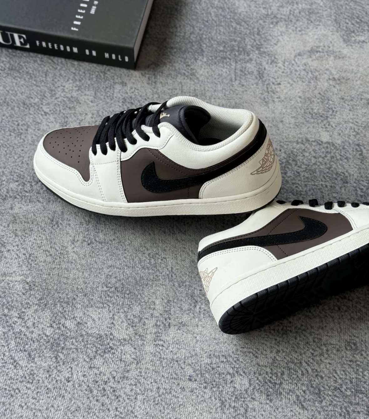 【訂製鞋款】Jordan Air Jordan 可露麗 暴走蘿莉 男款 黑白棕 IH0649021(Team990-可麗露)