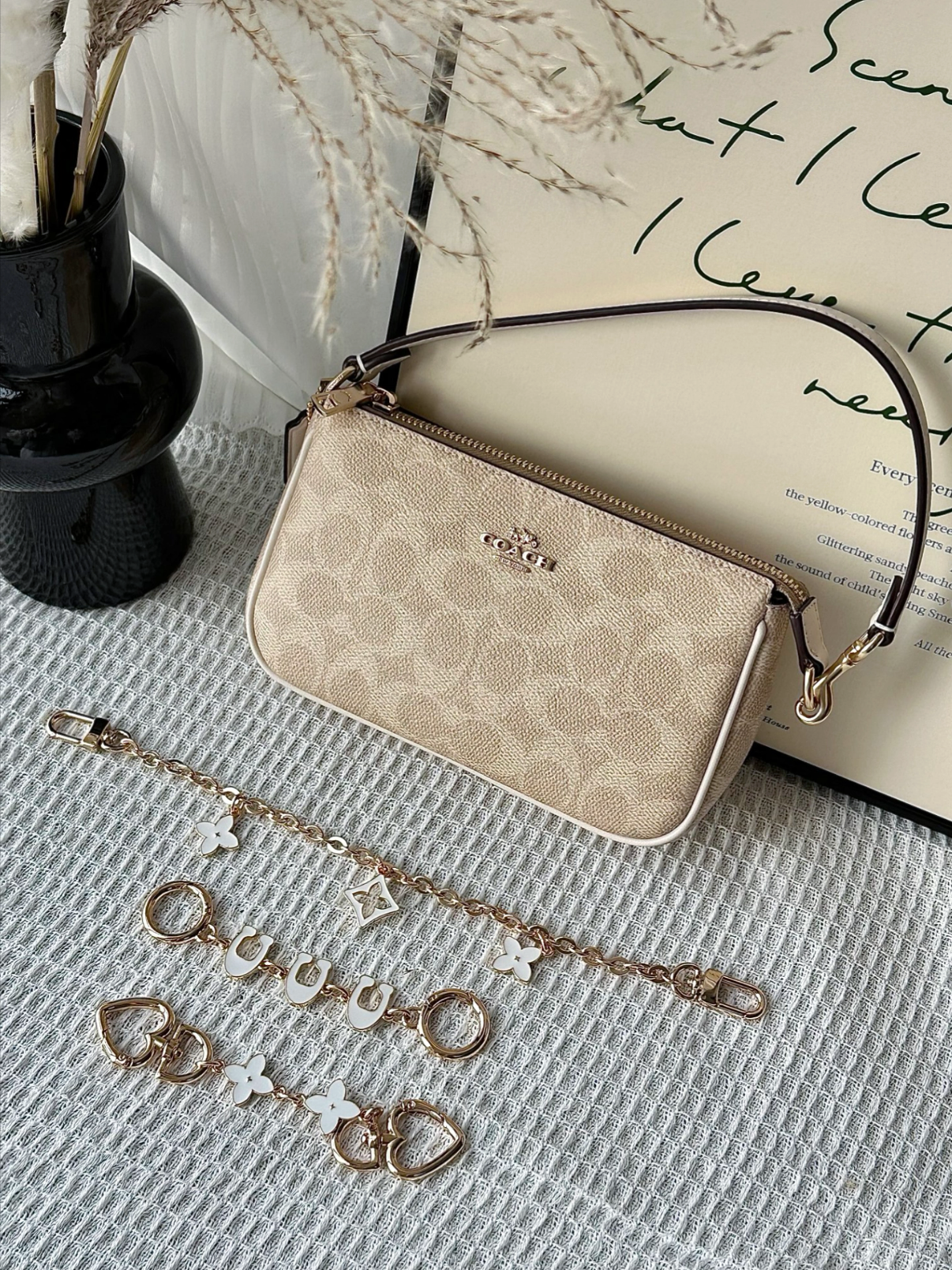 COACH NOLITA 復古經典老花印花 麻將包 杏色