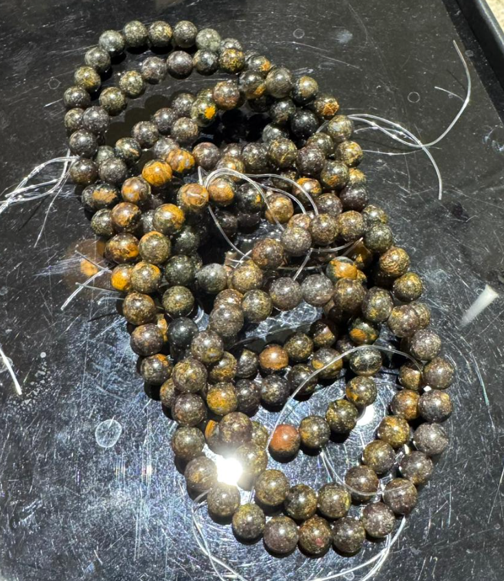 251004 - C39 8mm+黃金幽靈髮晶手串