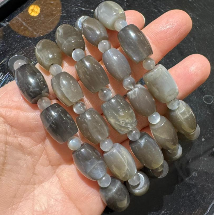 251004 - C41 黑月光桶珠手串