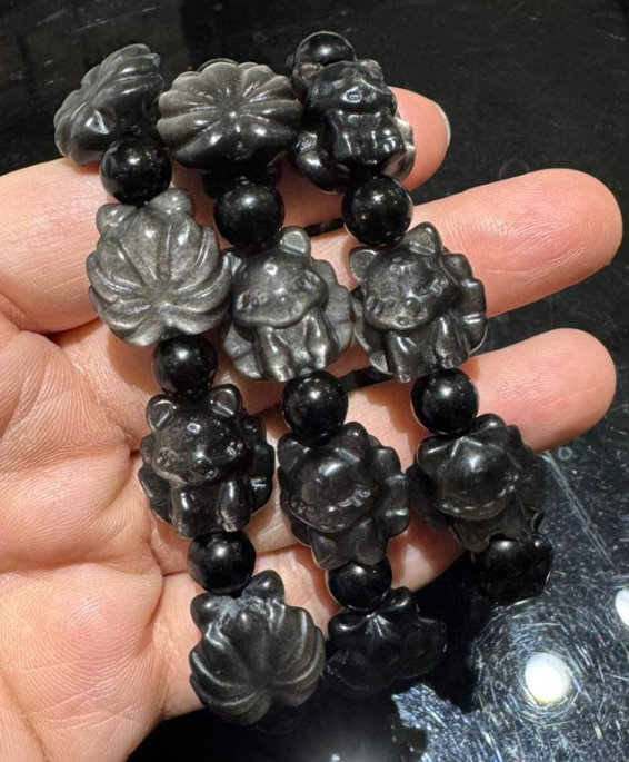 251004 - C53 銀曜石九尾狐雕刻手串