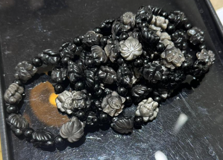 251004 - C53 銀曜石九尾狐雕刻手串