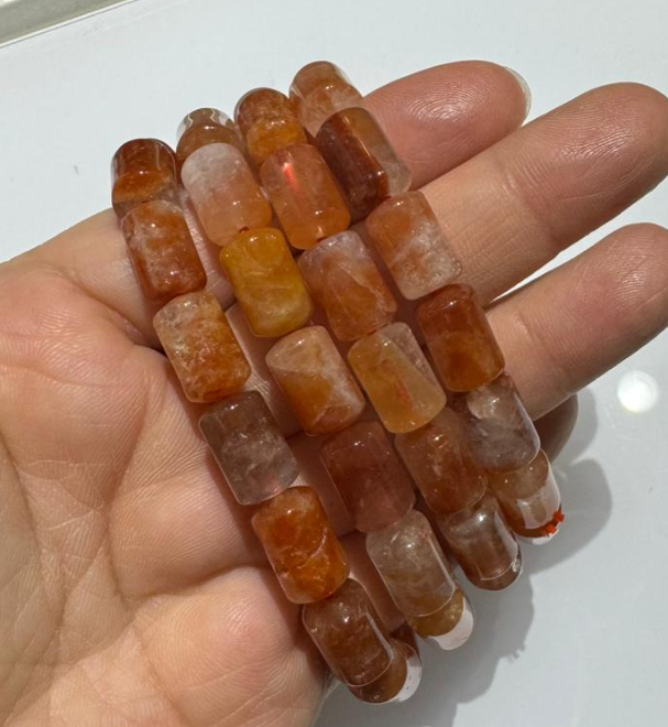 251004 - C72  8mm紅兔毛桶形珠手串（小）