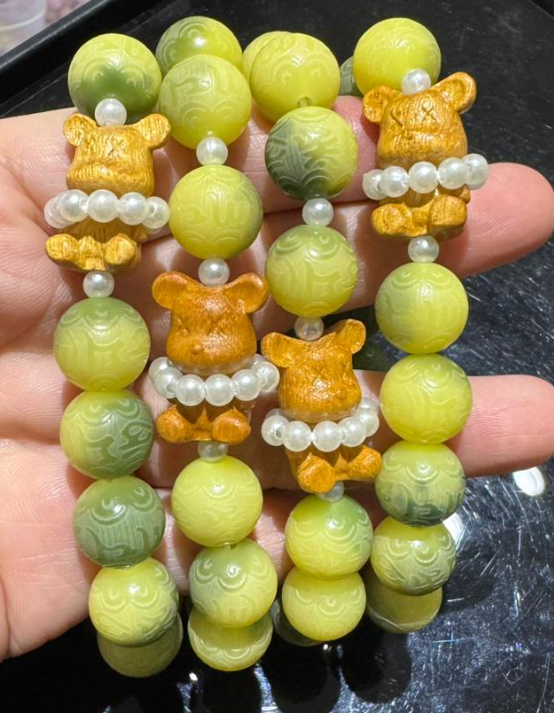 251004 - C37 12mm+六字真言綠菩提黃檀木暴力熊設計款手串