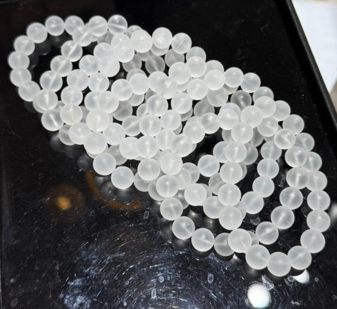 251004 - C77 11mm+磨砂天然白水晶手串