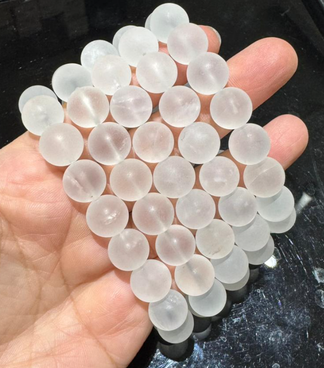 251004 - C77 11mm+磨砂天然白水晶手串