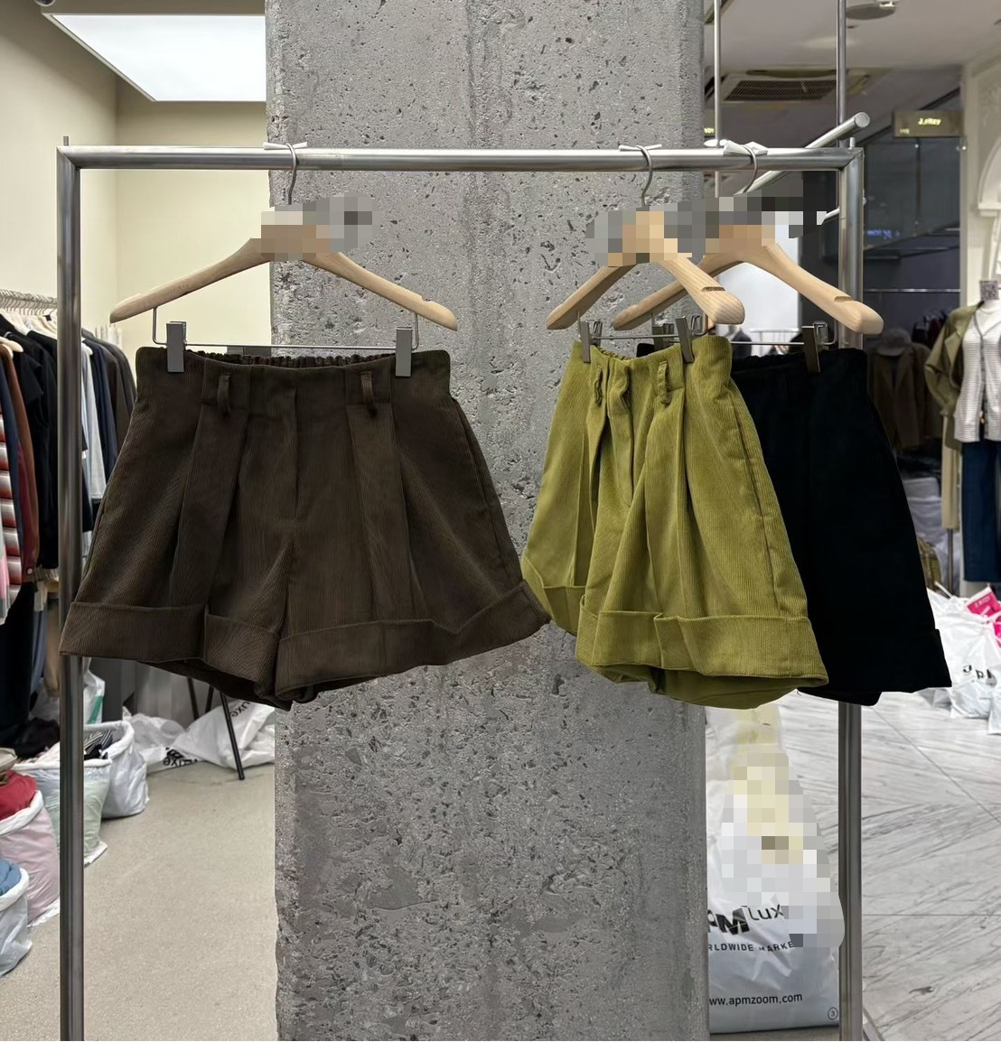 燈心絨反摺後鬆緊短褲