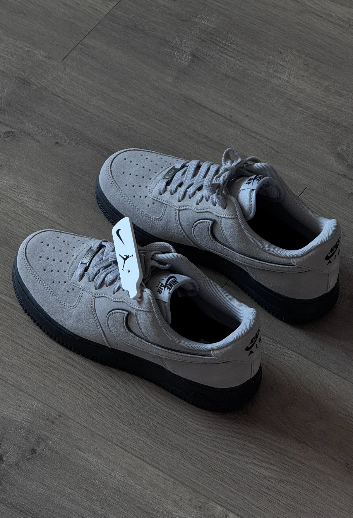 Nike Air Force 1 AF1 羊毛灰 灰色 麂皮 復古 黑底 板鞋 HQ1966-001/預購