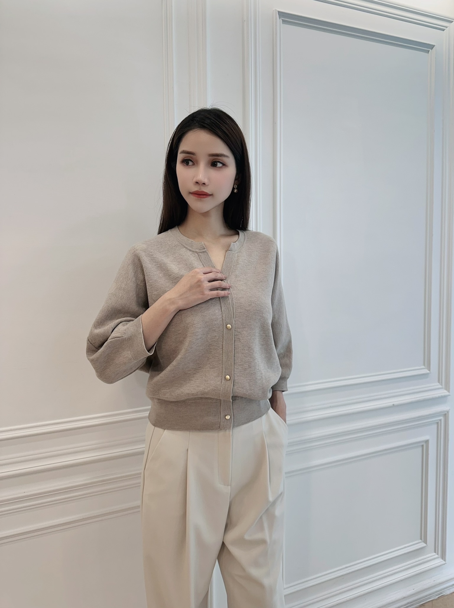 點點金釦針織開襟衫