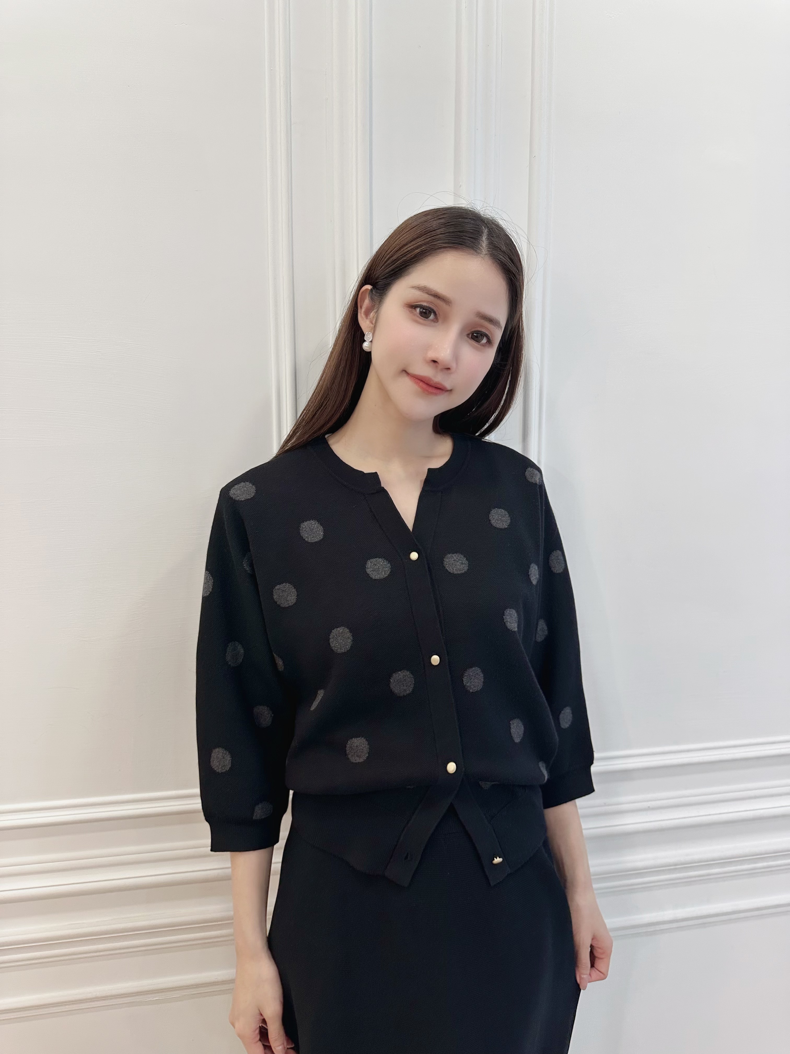 點點金釦針織開襟衫