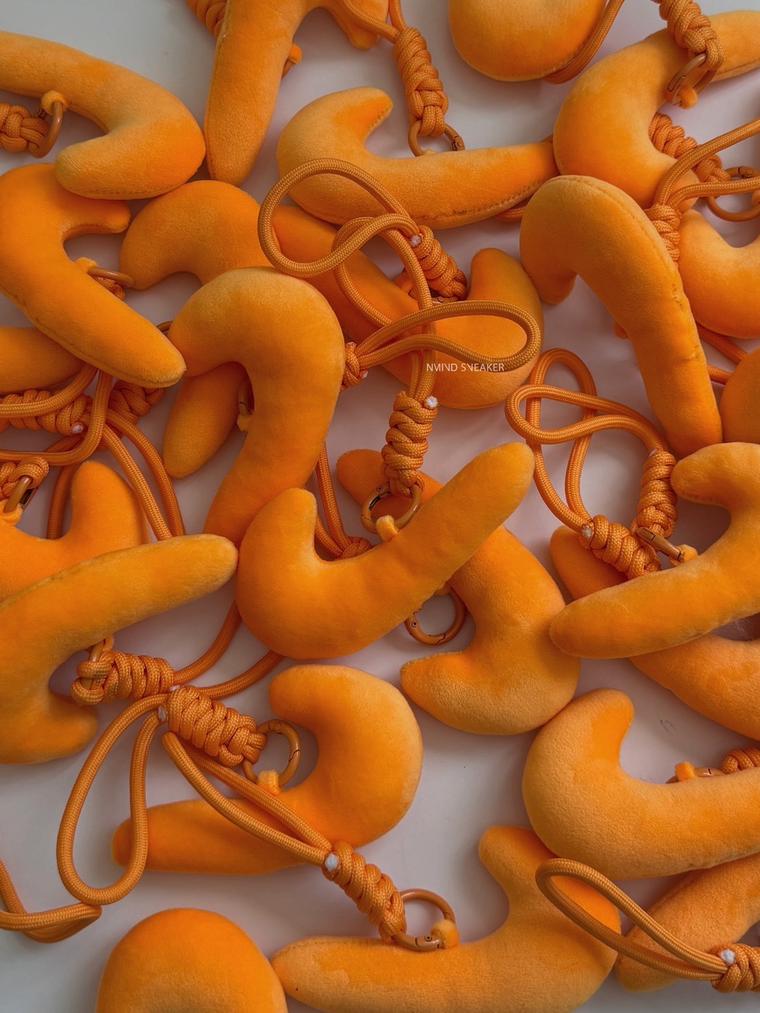 <竟然出勾勾吊飾!> Nike 經典勾勾吊飾