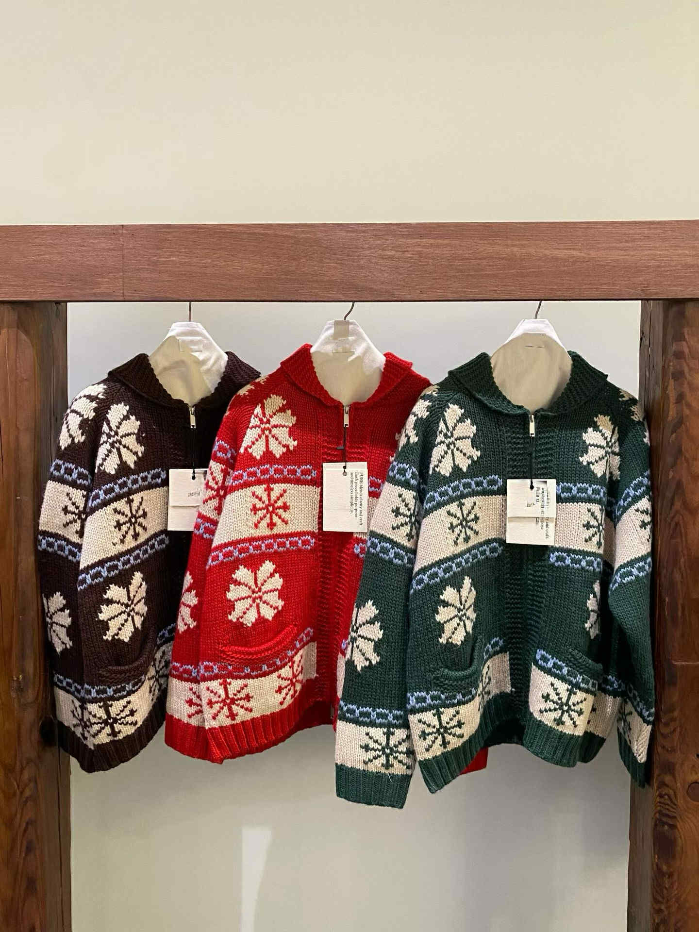 MA19 羊毛雪花提花針織外套