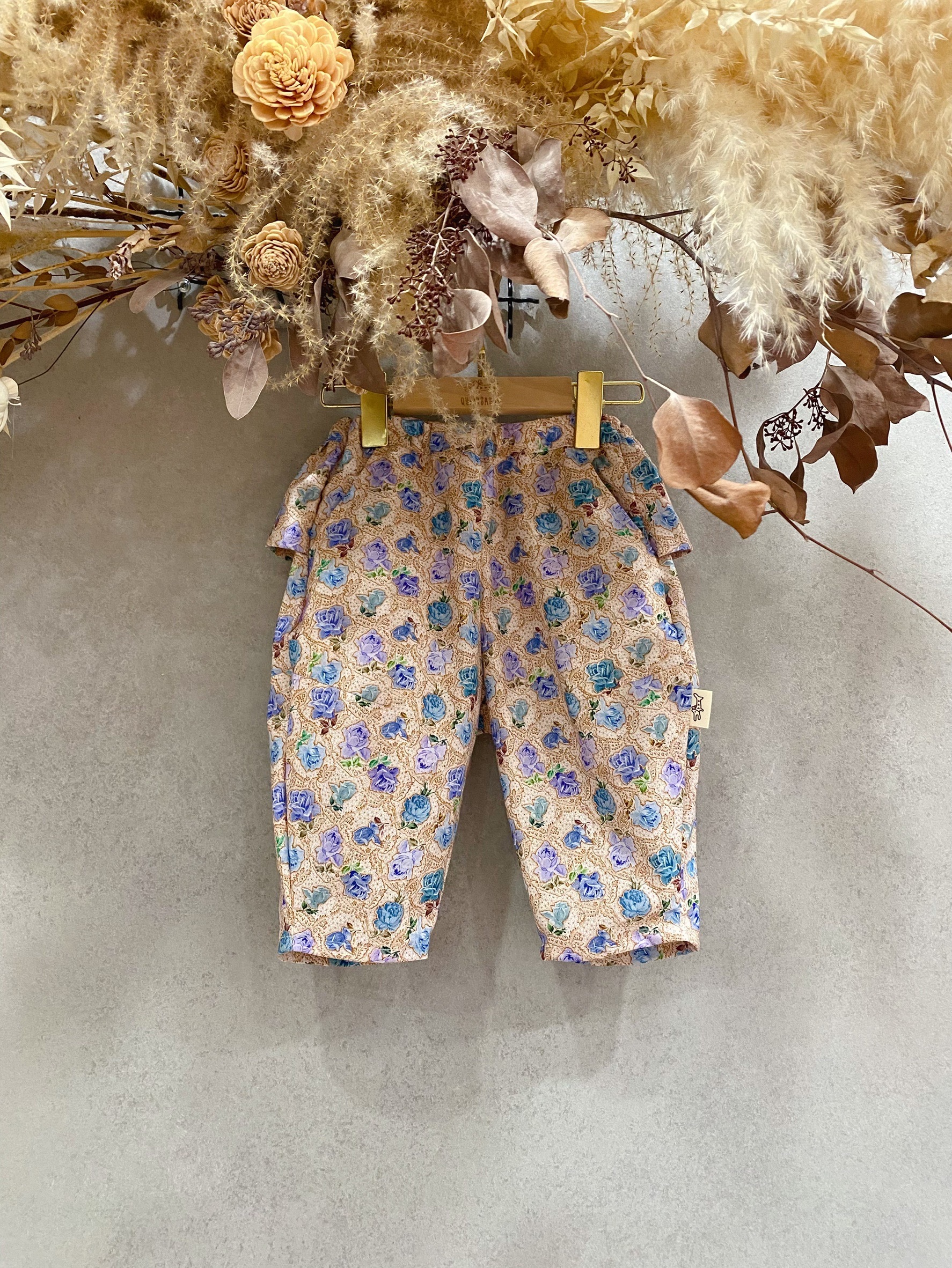 紫藍小玫瑰 翹臀錐形褲（80）