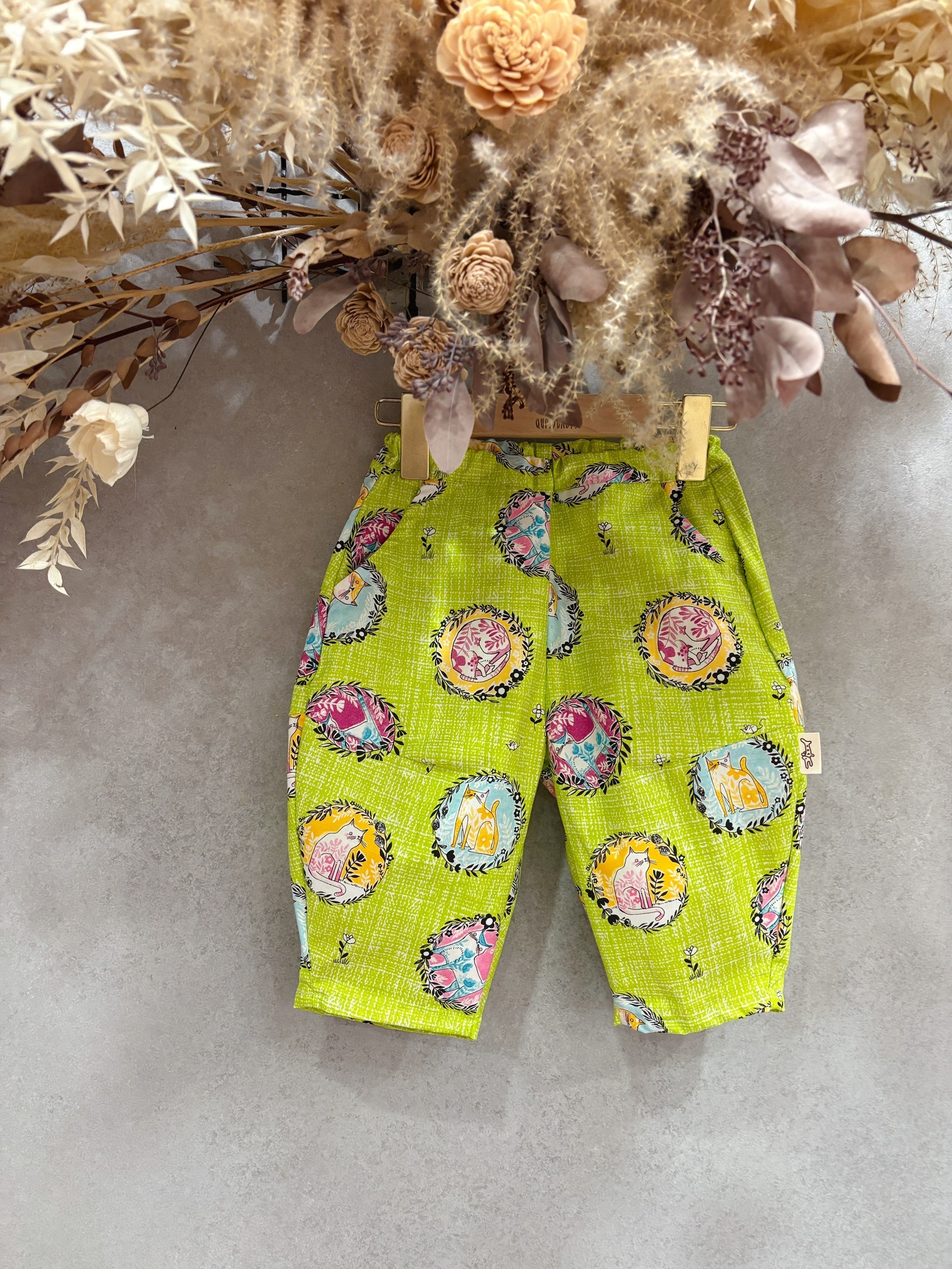 綠花圈貓咪 錐形褲（80）