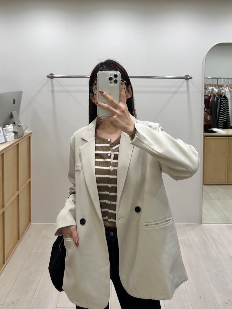 簡約時髦設計感後開衩西裝外套