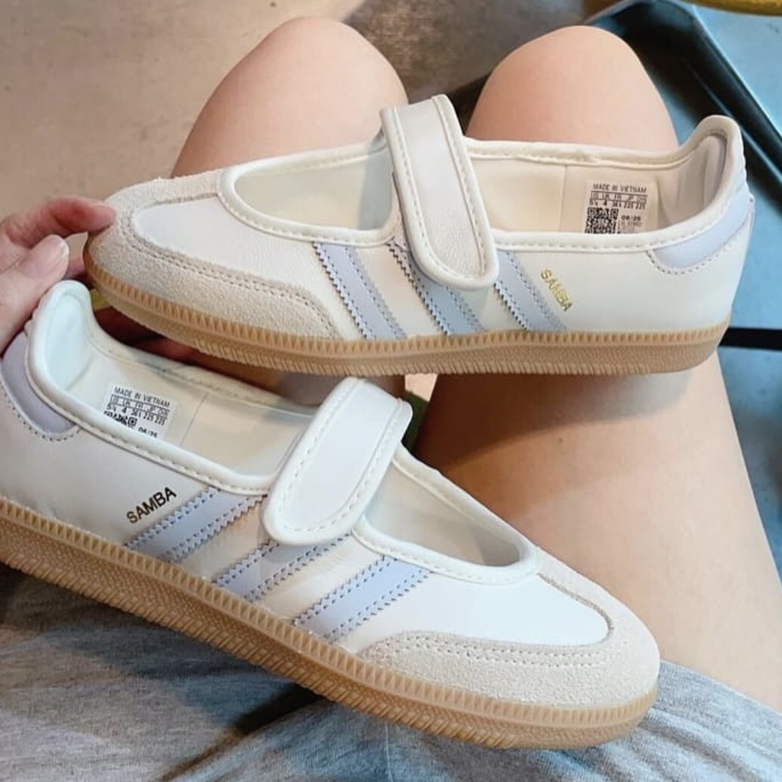 ADIDAS ORIGINALS SAMBA JANE 米白 藍線 瑪莉珍 焦糖底 麂皮 皮革 女鞋  JR7339