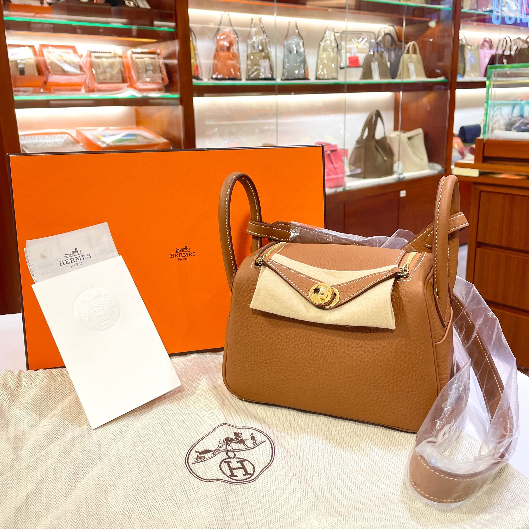 全新HERMES MINI LINDY二代 金金TC皮 K刻 37 GOLD GHW H085956CC#兩年免費保養 #BRAND NEW #香榭站正品
