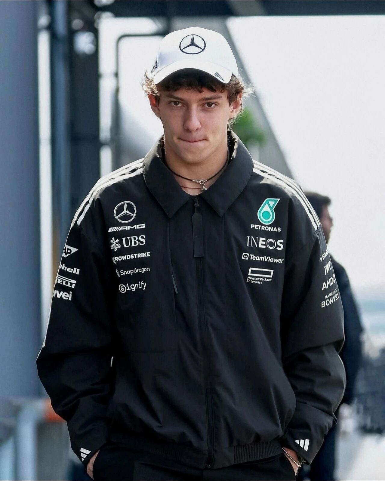 代購-adidas x MERCEDES-AMG 聯名款 SS25 PETRONAS F1 一級方程式車隊 寬鬆賽車外套