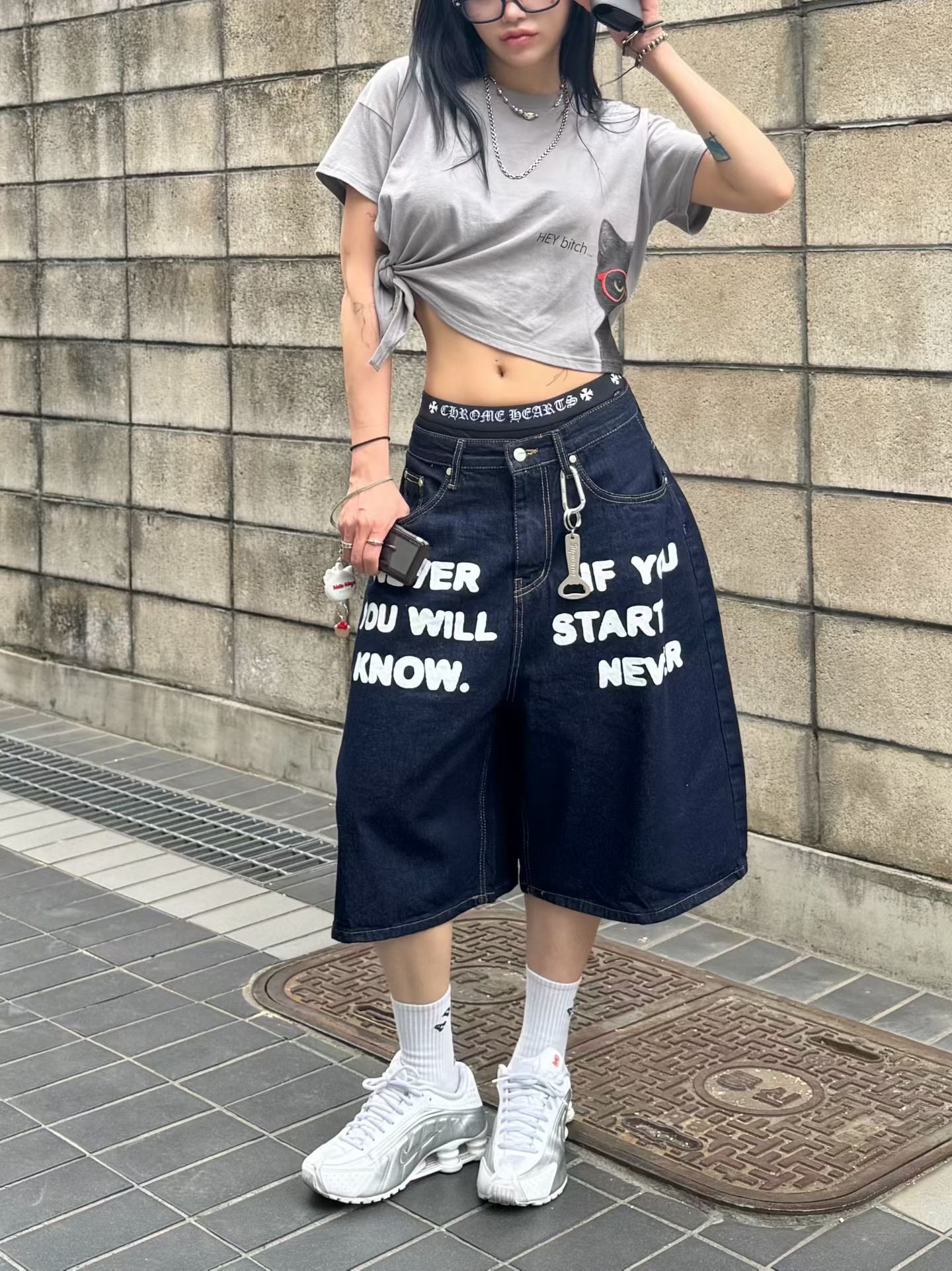 NEVER 字體 街頭 膝下 七分褲