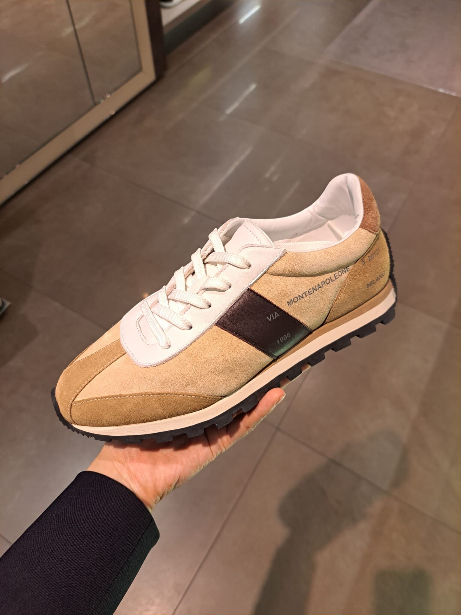 Tods Hogan shoes H671 Allacciato Suede Sneakers Camel and Brown