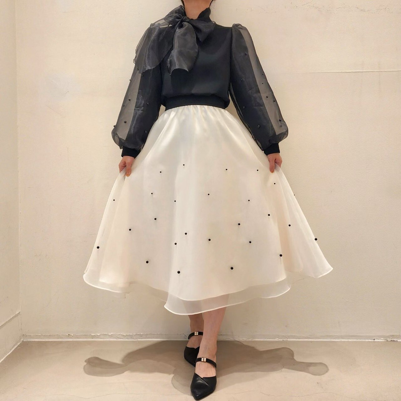 白色紗珍珠長裙