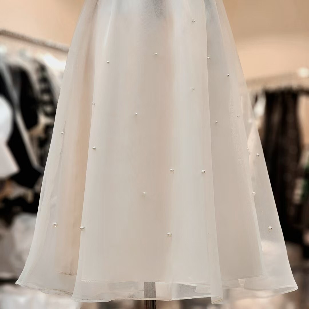 白色紗珍珠長裙