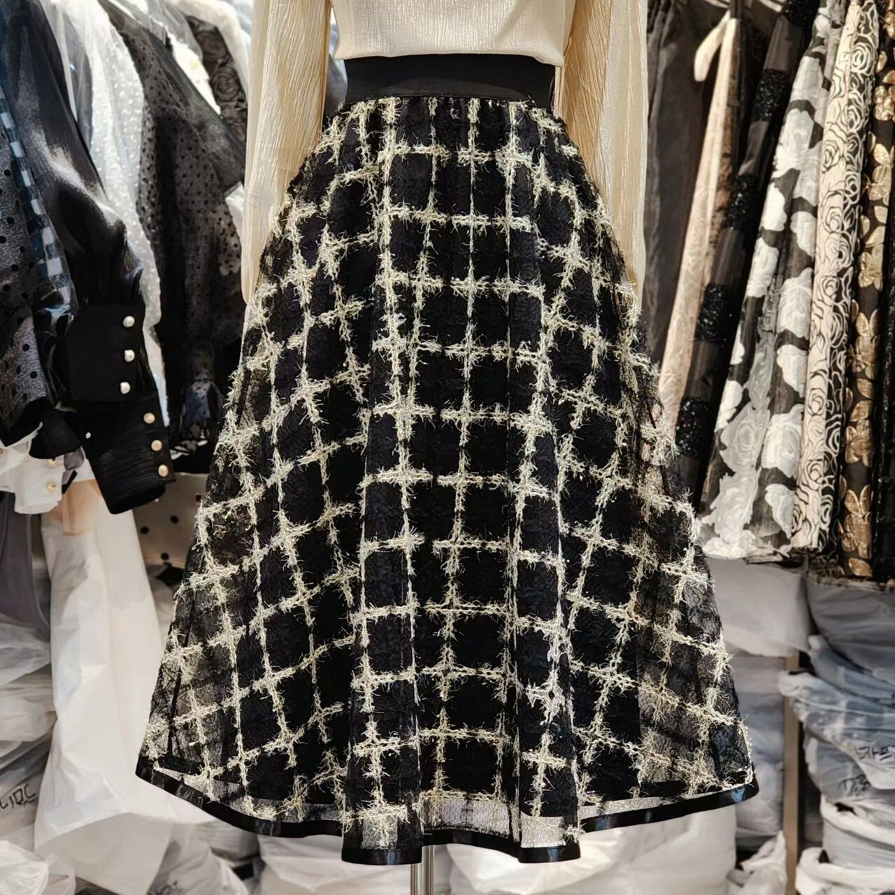 小香格紋A字圓長裙