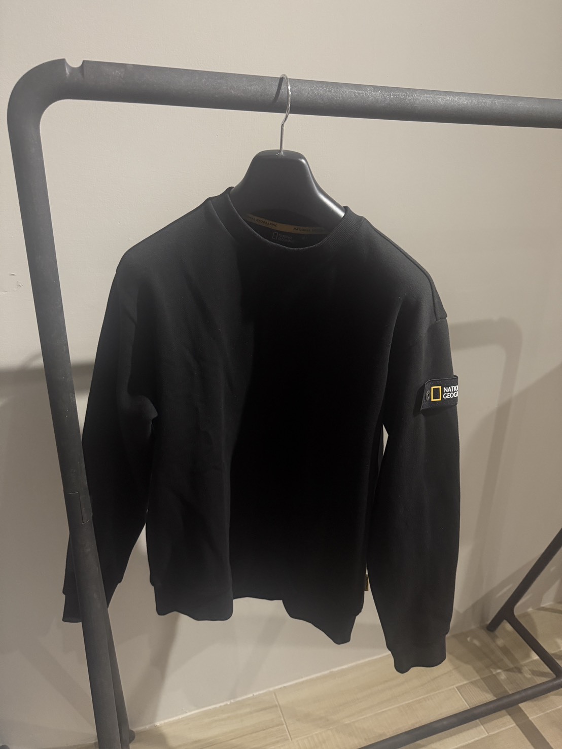 National Geographic 國家地理 黑色簡約臂章大學T｜N224USW901