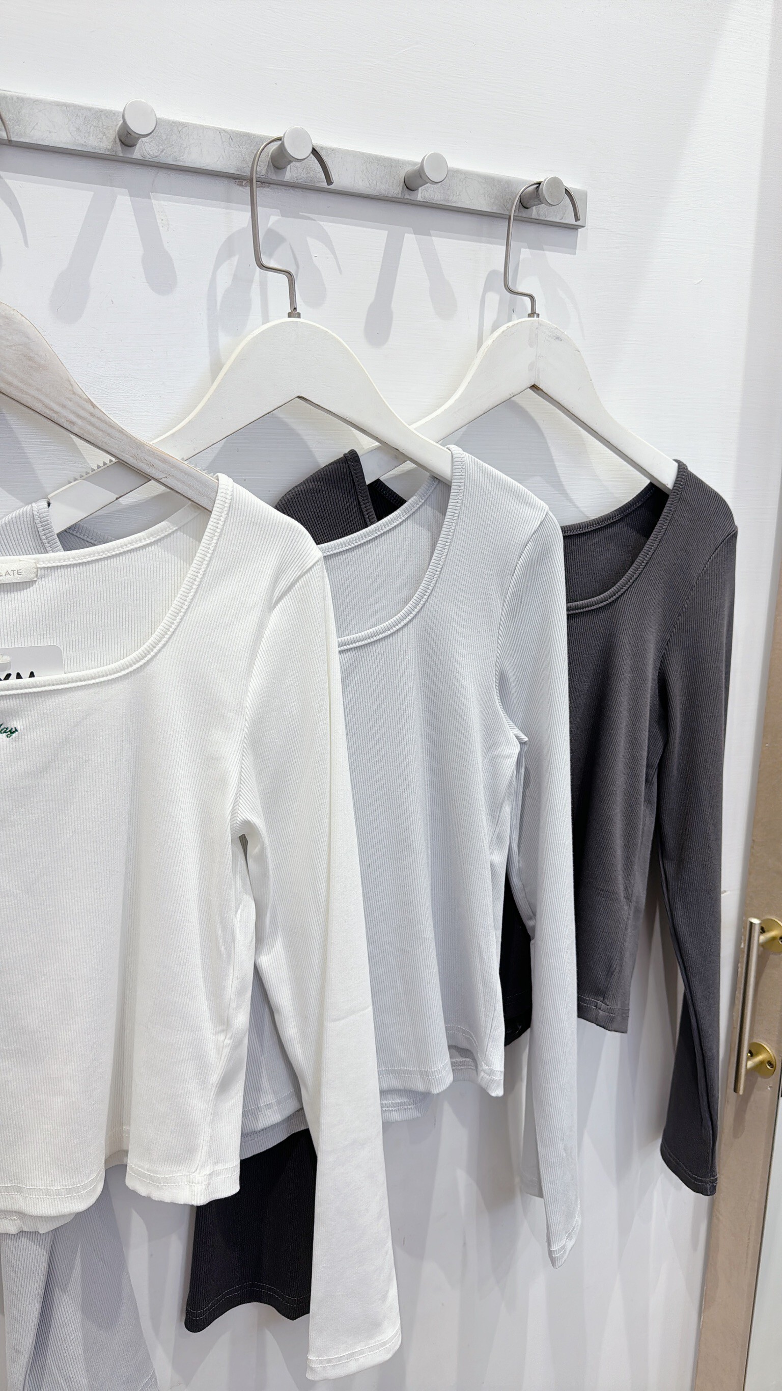 方領英字刺繡薄長袖