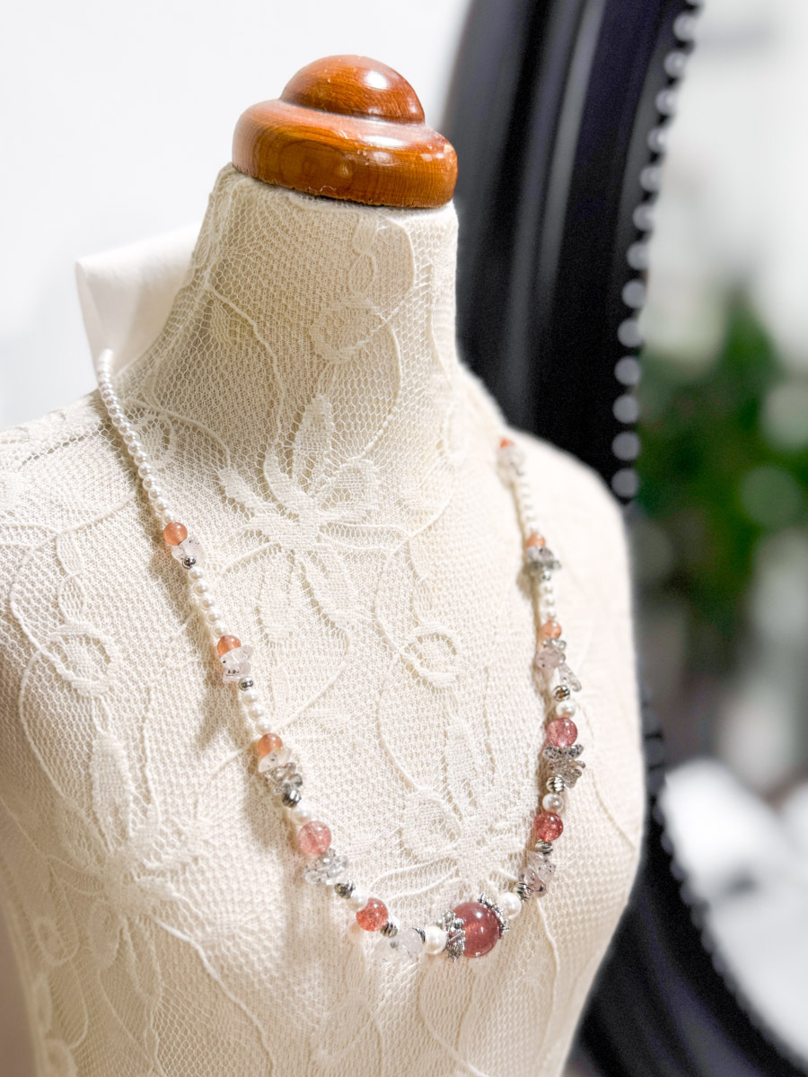 【SALE SALE SALE🔥】 韓國手工 草莓晶碎石頸鏈【不設退換】