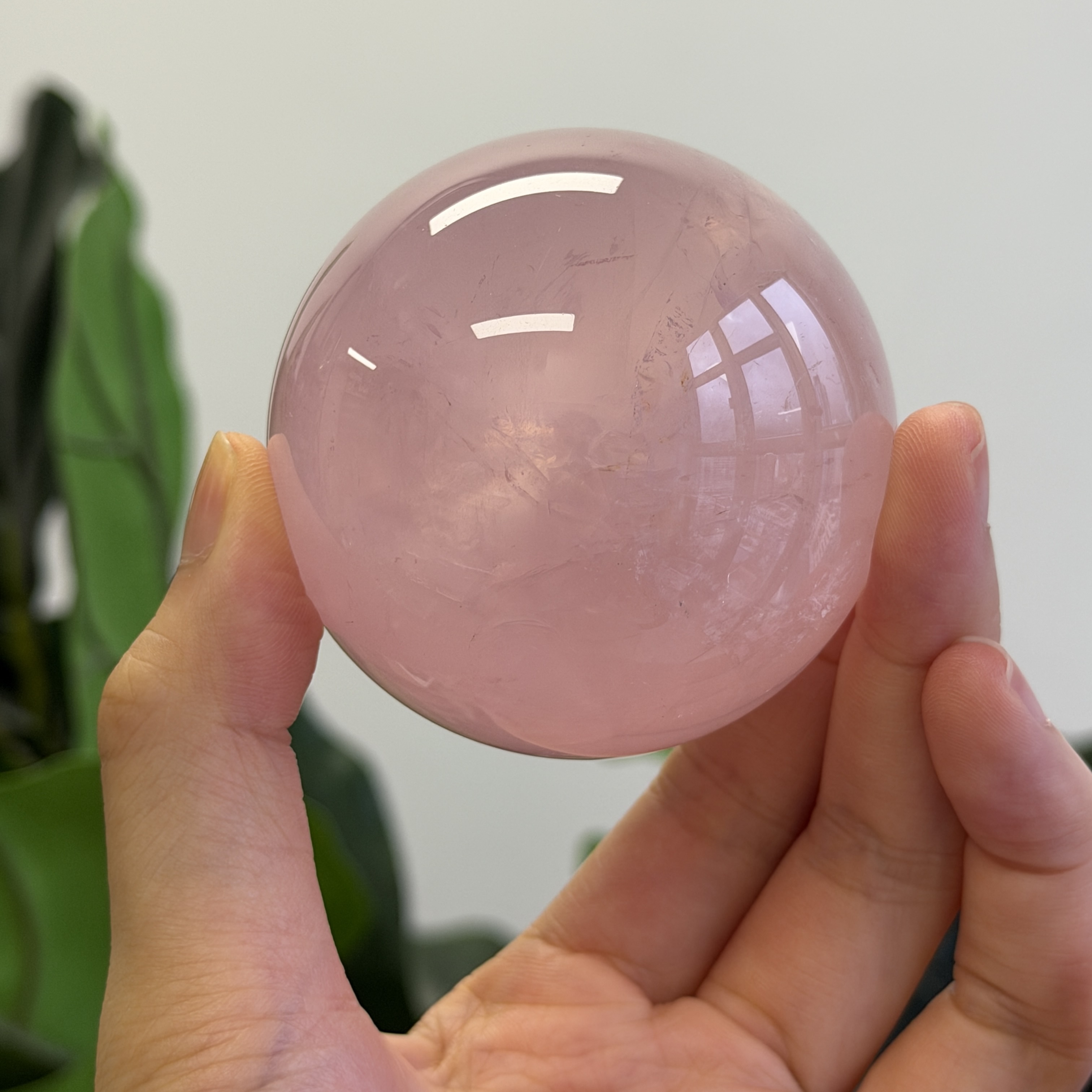 高級數粉晶球 6.2cm MP1697