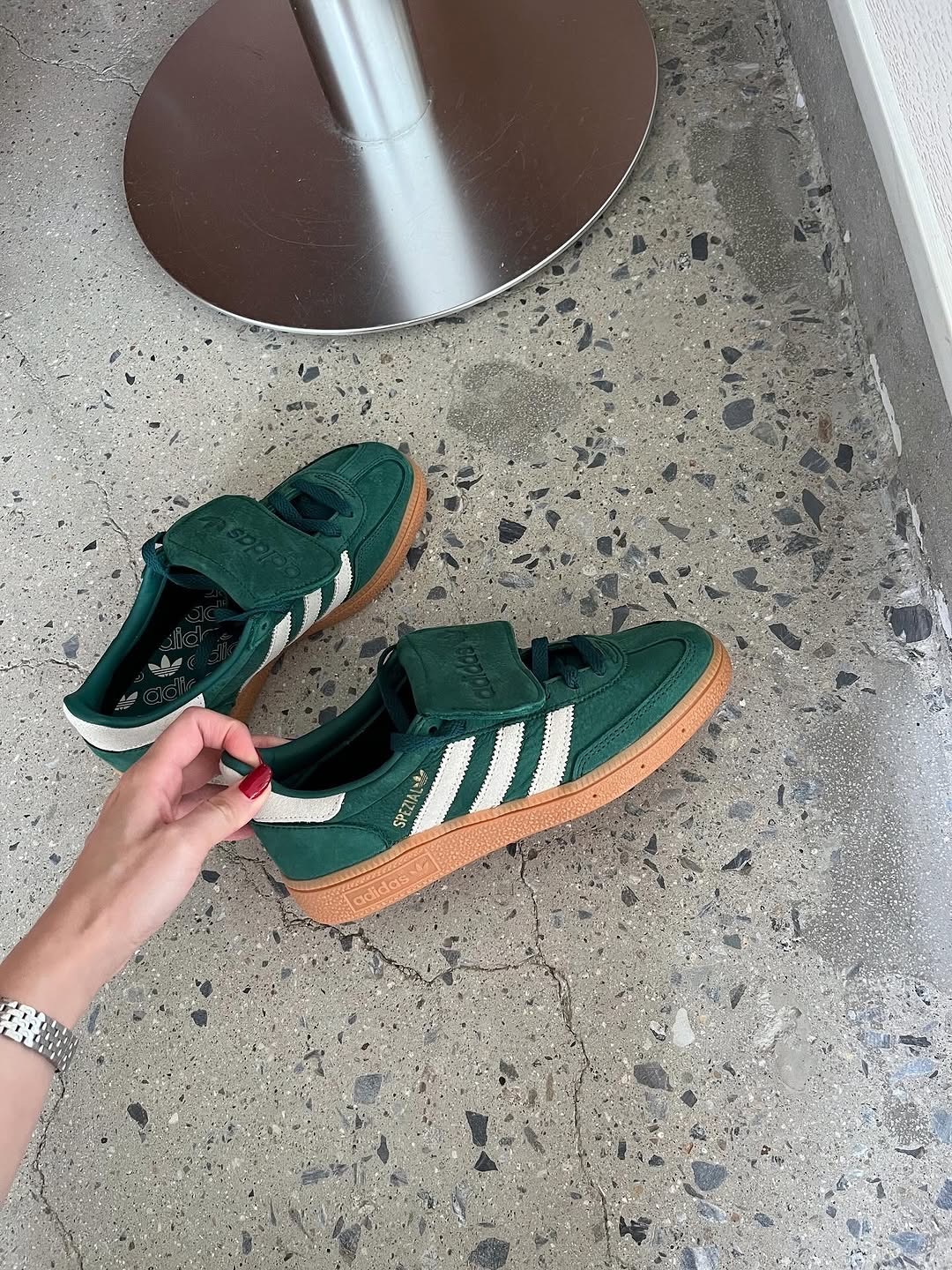 ADIDAS HANDBALL SPEZIAL 森林綠 復古綠 奶油白 焦糖底 翻蓋鞋舌 麂皮 荔枝皮革 男女鞋 JR4880 / 預購