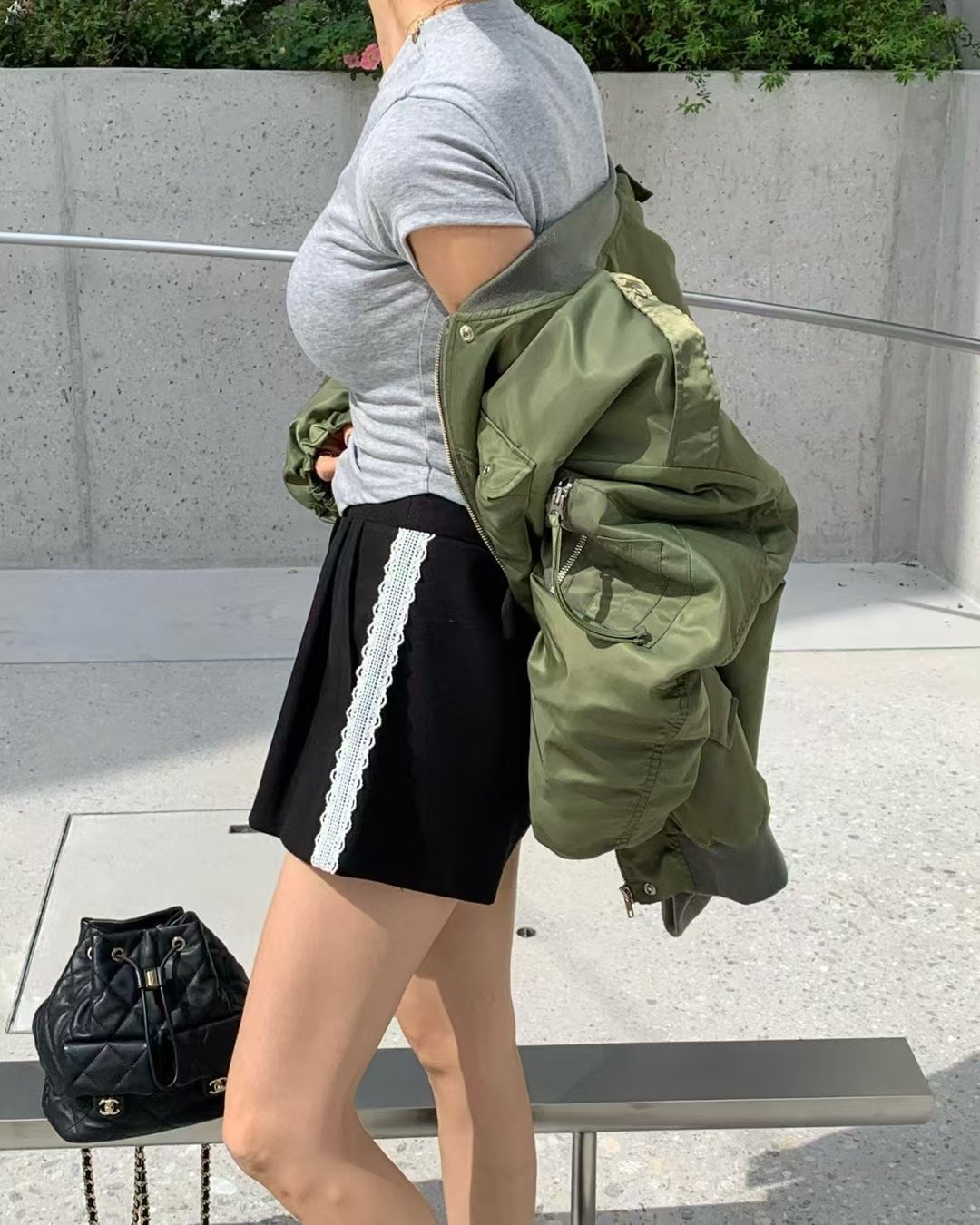 側蕾絲鬆緊西裝短褲