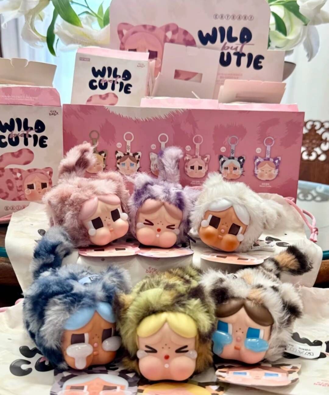 【POPMART 泡泡瑪特】 泡泡瑪特 CRYBABY 哭娃 豹豹貓貓系列糖膠盲盒 6+1款｜絨毛吊飾鑰匙圈｜張員瑛同款