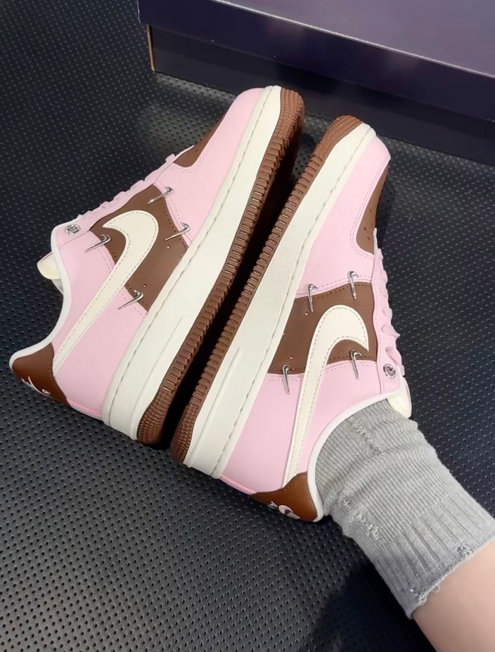 【預訂】NIKE AIR FORCE 1 07 LX 粉啡白（泫雅款）-WOMEN